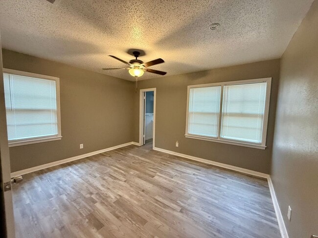 Building Photo - Available Now! Price Drop!!