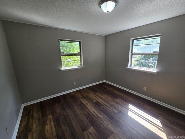 Building Photo - 5712 Wisteria Ct