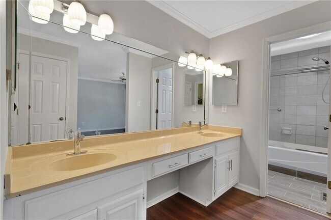 Building Photo - 1452 Briaroaks Trail NE