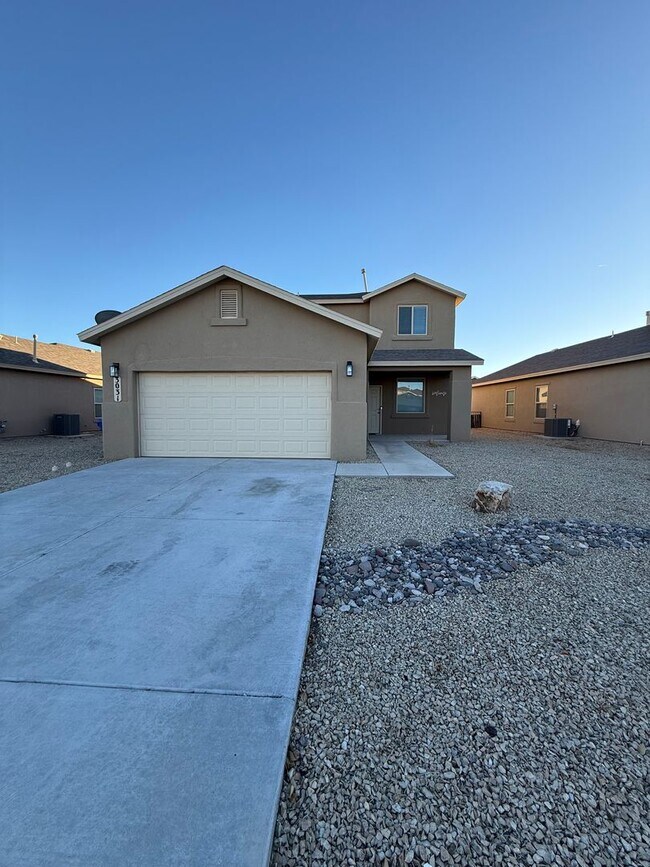 Building Photo - Charming 3BD/2.5BA with Garage in Legends West - Available Now!