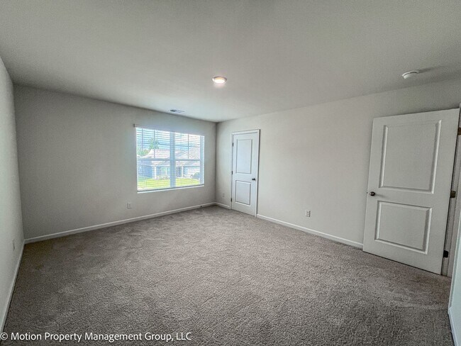 Building Photo - For Rent – Spacious 4 Bed / 3.5 Bath Home ...