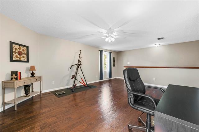 Building Photo - 917 Sanden Blvd