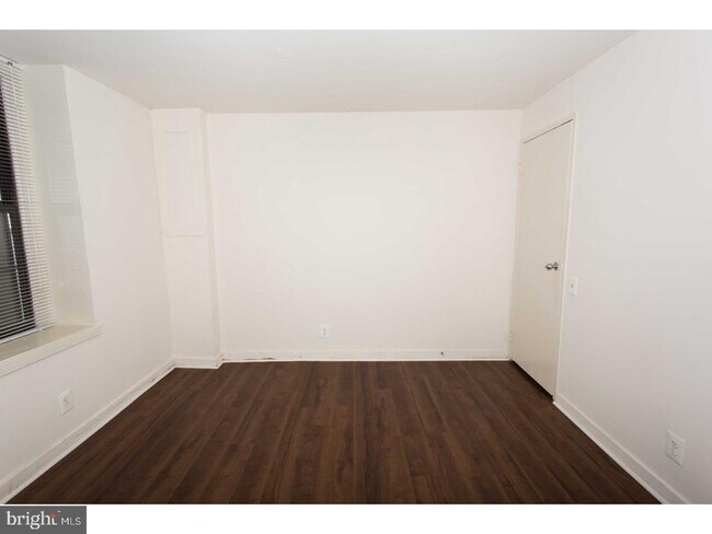 Building Photo - 130 Arch St