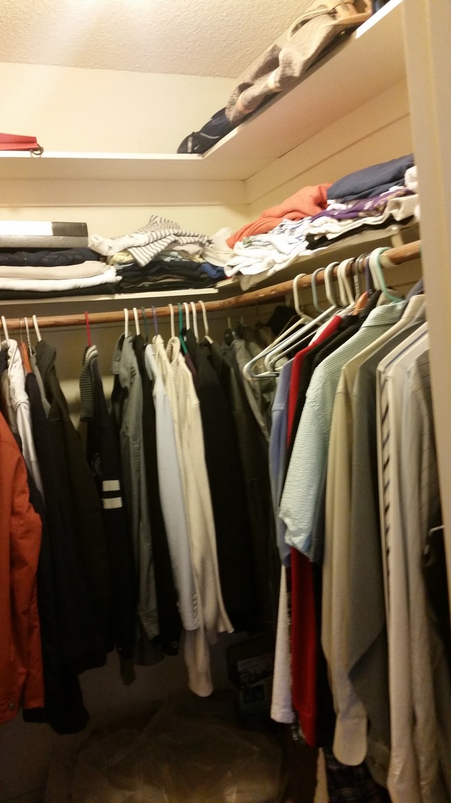 master room - walk-in closet - 11052 Lower Azusa Rd