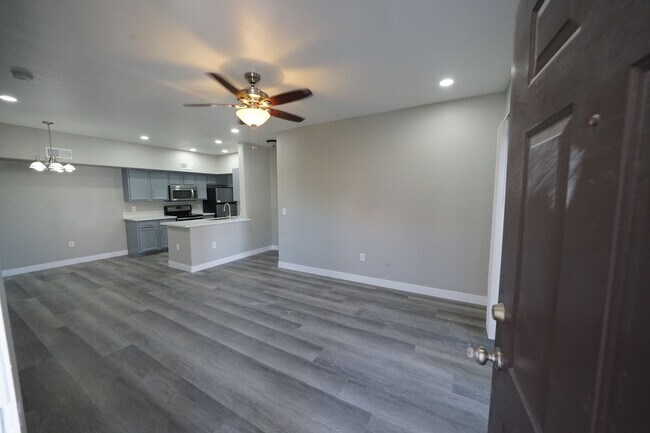Building Photo - SHOWINGS AVAILABLE NOW