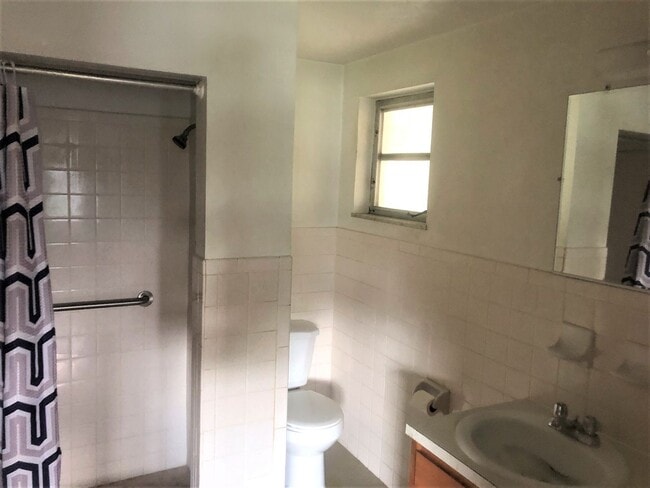 Building Photo - SPACIOUS 1br/1ba Zephyrhills Home, HUGE YA...