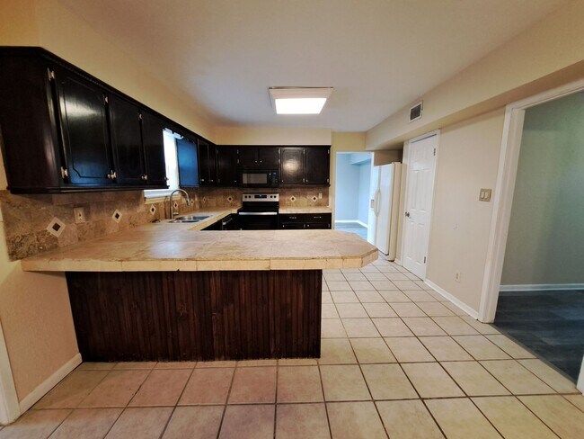 Building Photo - 7819 Hearthstone Cir