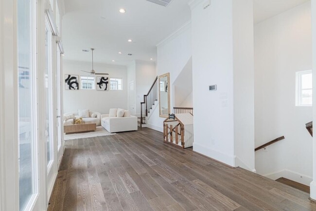 Building Photo - 10760 Craighead Dr