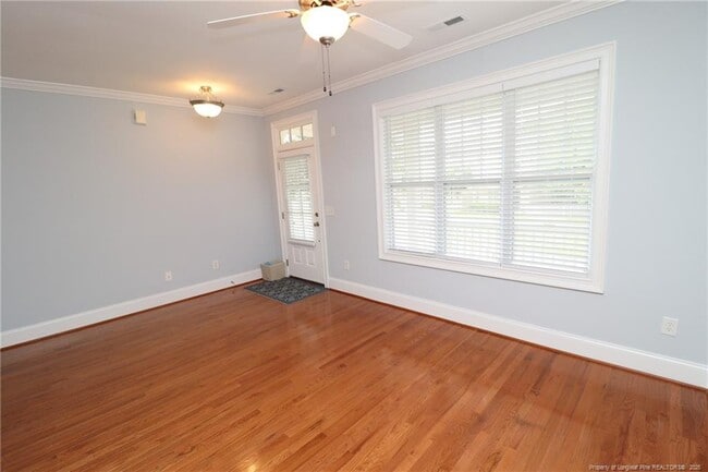 Building Photo - 5013 Sunny Creek Ln