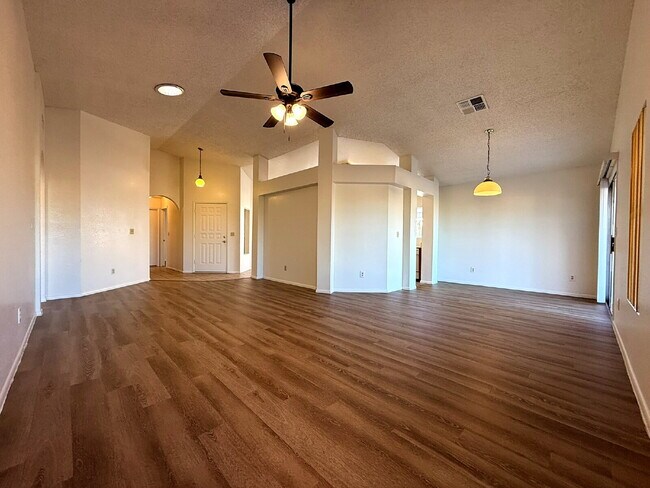 Building Photo - "Charming 3-Bed Oasis with Scenic Views in...
