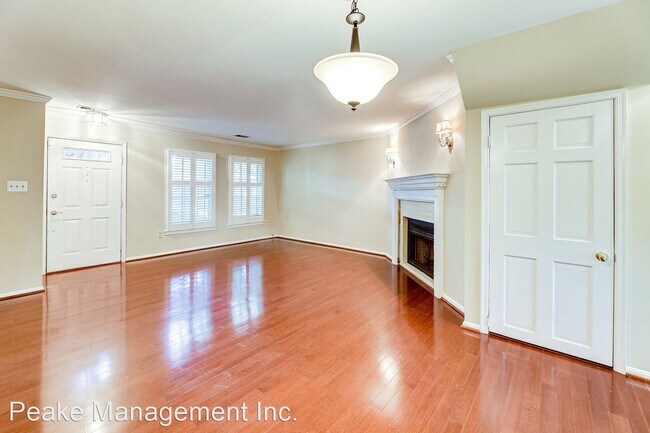 Building Photo - 2 br, 2.5 bath House - 419 S. Columbus St.
