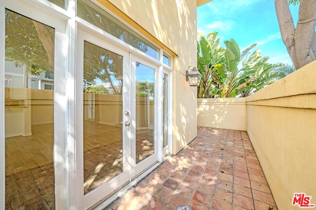 Building Photo - 2311 Schader Dr