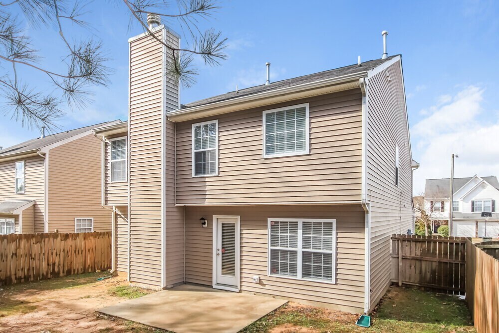 Building Photo - 1549 Pebble Ridge Dr