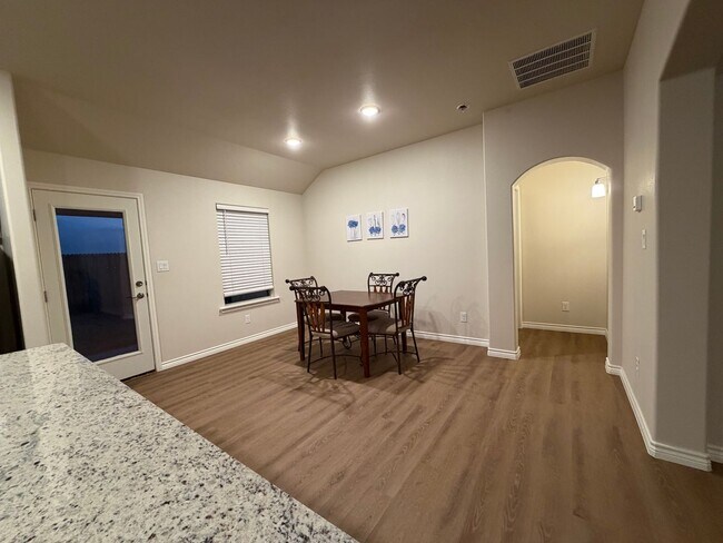 Building Photo - 1416 Bajada Street