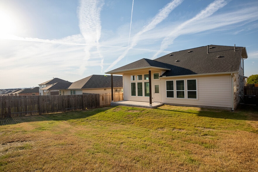 Building Photo - 5552 Bellissima Way