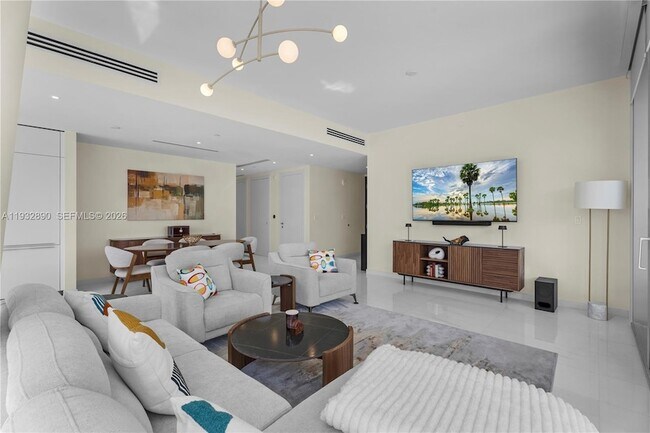 Building Photo - 300 Biscayne Blvd Way