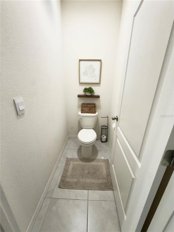 Building Photo - 512 Lily Ln