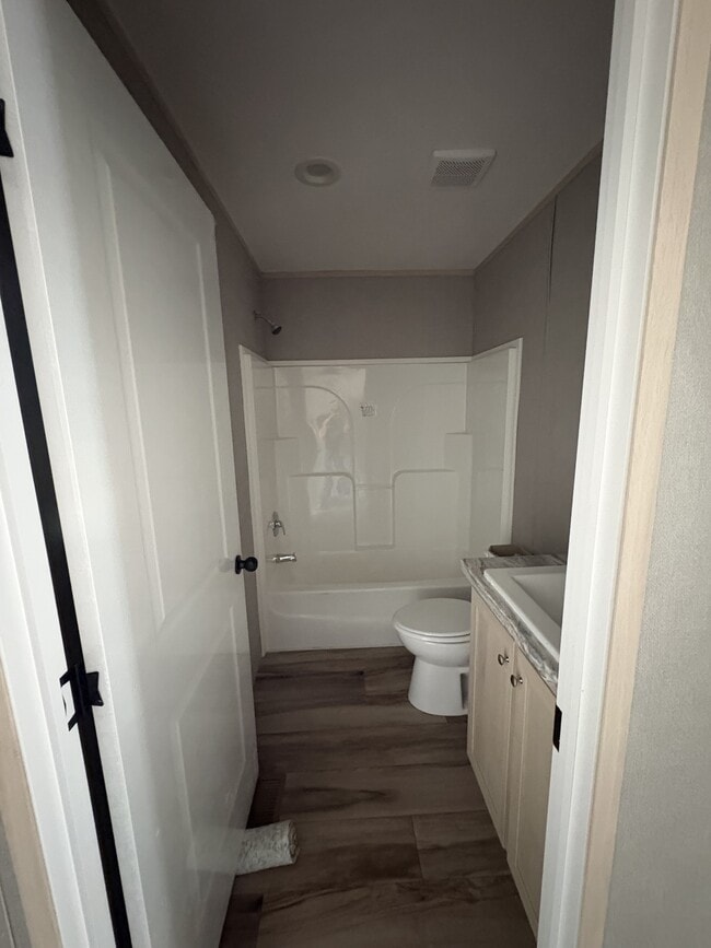 Building Photo - 507 Mercedes St