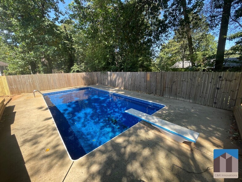 Building Photo - 758 Brownlee Ln