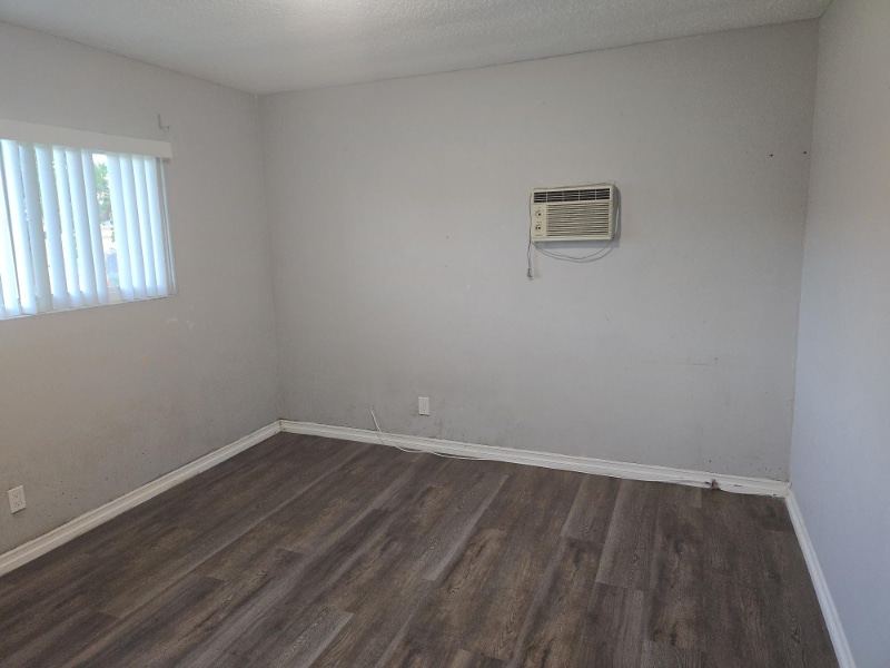 Building Photo - 9572 Maureen Dr