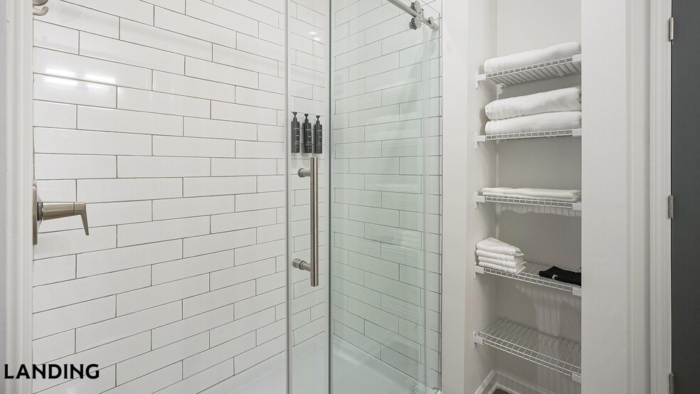 Building Photo - 2800 Milan Ct