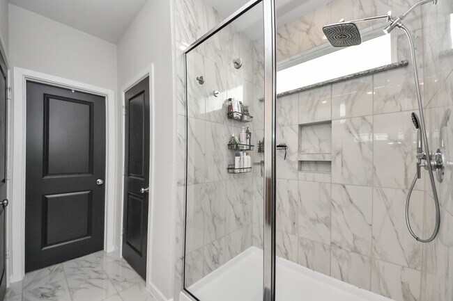 Building Photo - 21638 Laggan Clf Ln