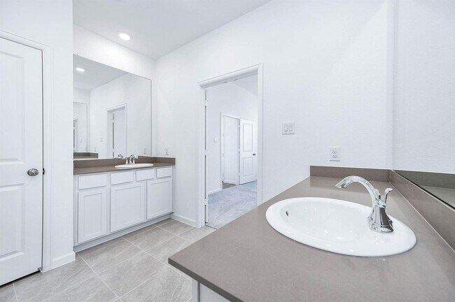 Building Photo - 453 Pace Bnd Ct