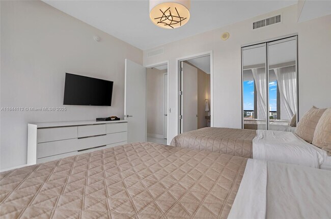 Building Photo - 9701 Collins Ave