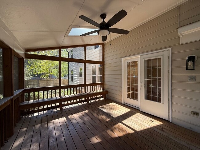 Building Photo - Recently Remodeled 4BD, 2.5BA North Raleig...