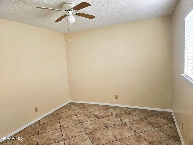 Building Photo - 1601 N El Paso St
