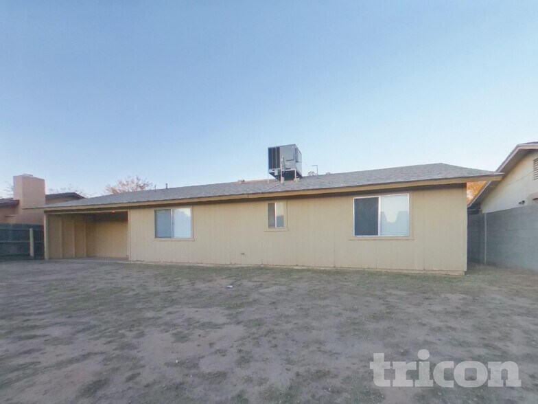 Building Photo - 3607 N 87th Ave