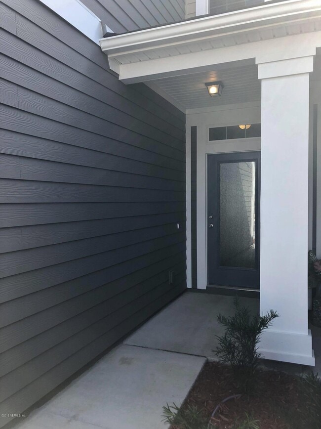 Building Photo - 221 Servia Dr