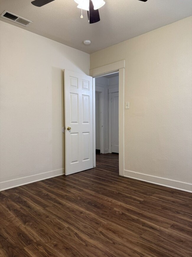 Building Photo - 45w26th