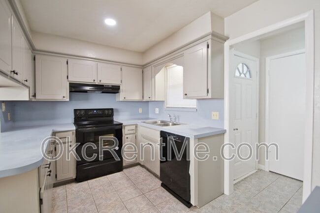 Building Photo - 126 NE 11th St