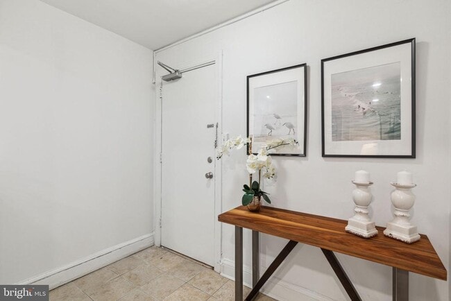 Building Photo - 2031 Locust St