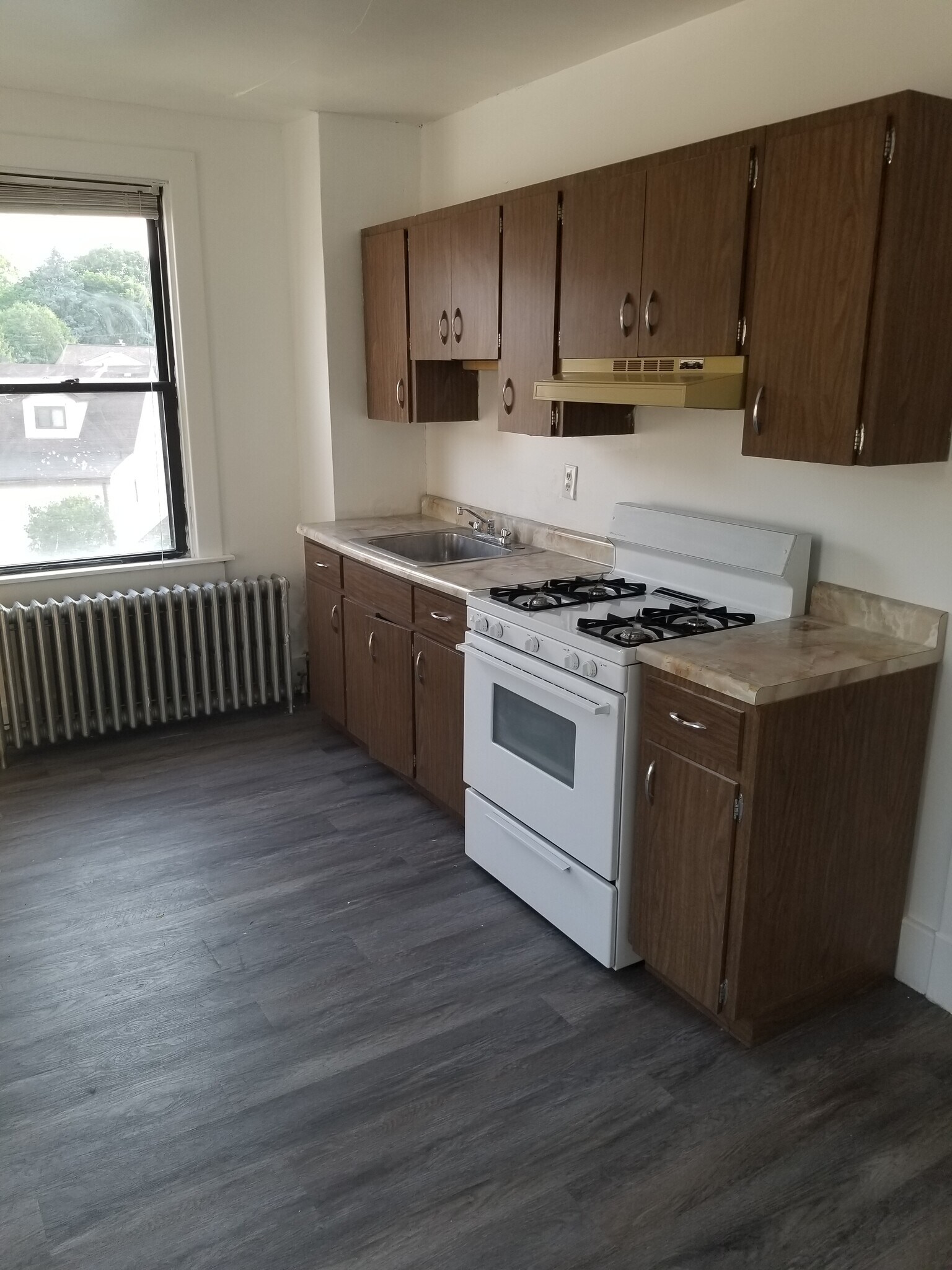 Kitchen - 2411 Mount Troy Rd