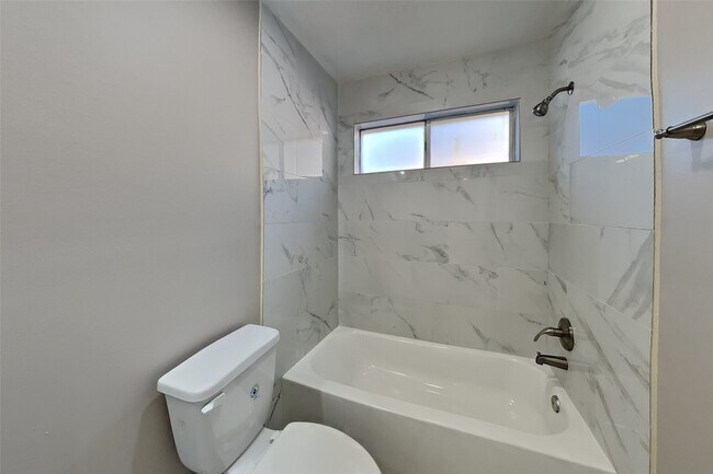 Building Photo - 5419 Roserock Ln