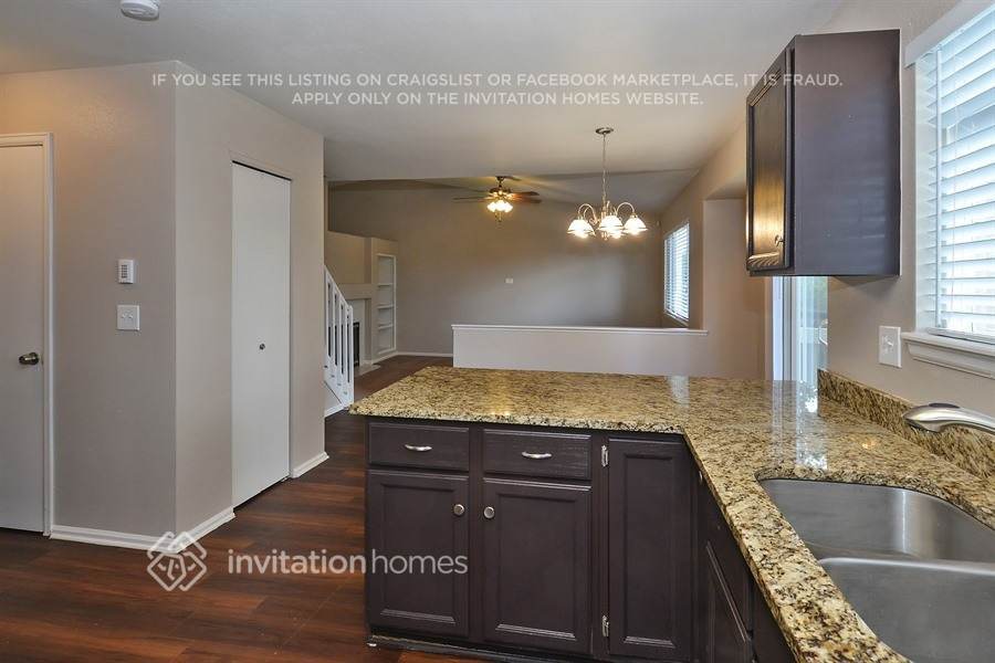 Building Photo - 3849 Primrose Ln