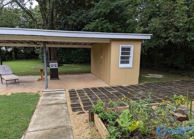 Building Photo - 2222 Matthews St SE