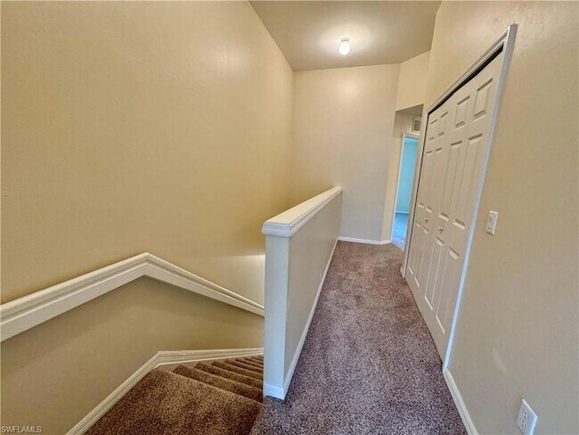 Building Photo - 860 Hampton Cir