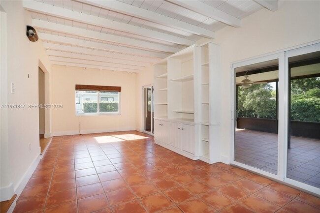 Building Photo - 8300 SW 61st Ave