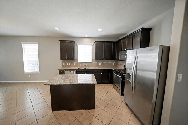 Building Photo - Beautiful Home in the Highly Desirable Ala...