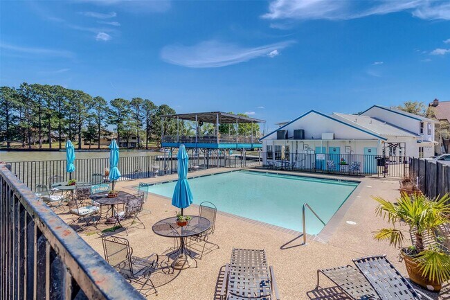 Building Photo - Condo Available Now