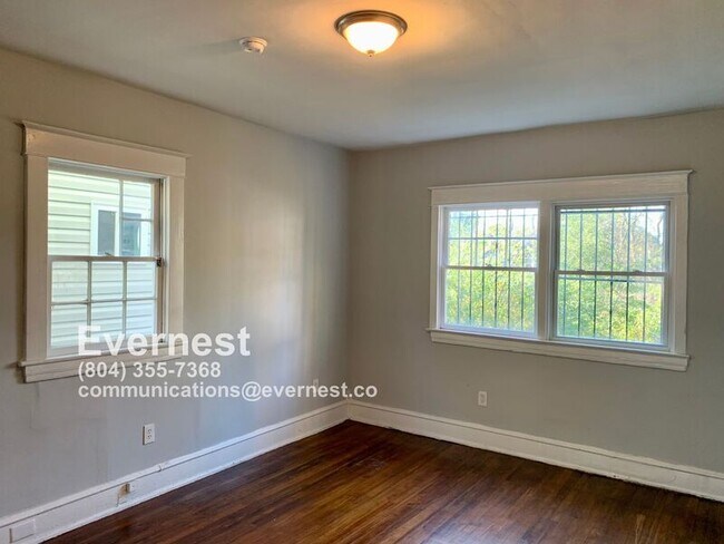 Building Photo - 1805 T St
