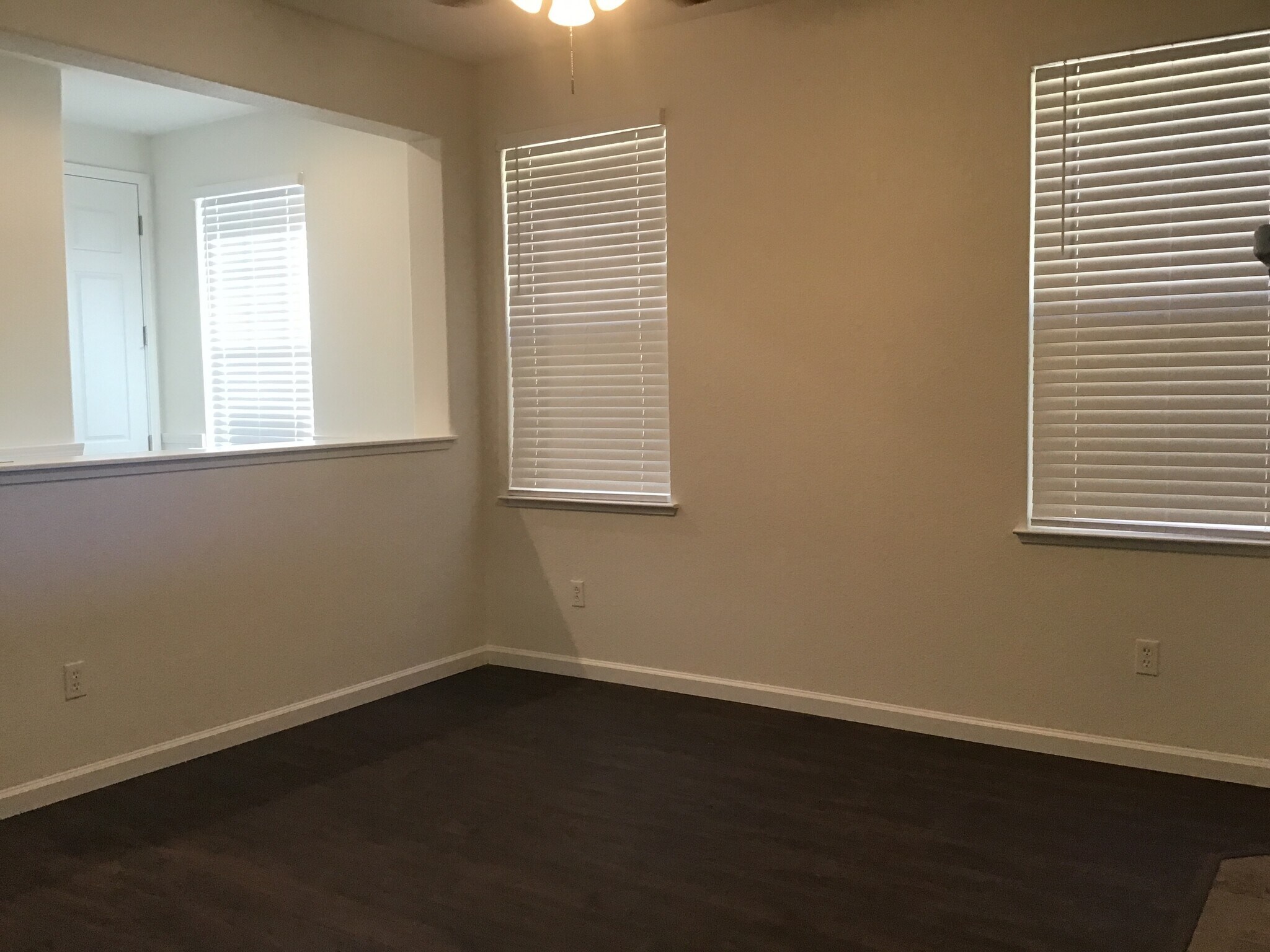 Building Photo - 3976 Dominus Dr