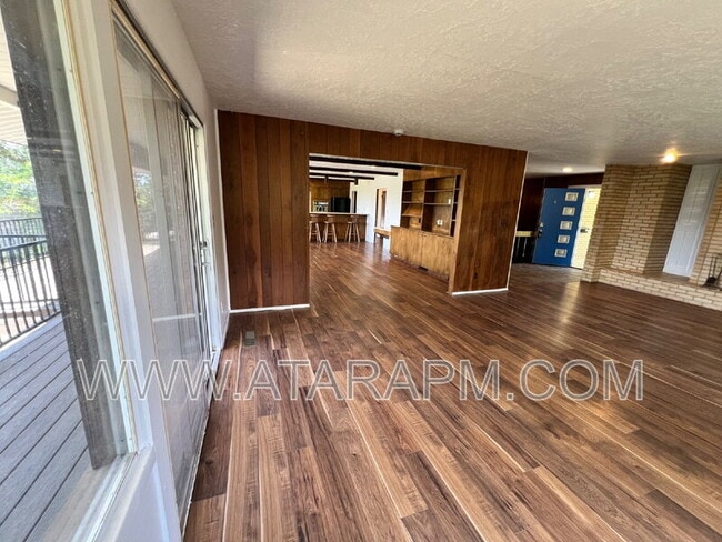 Building Photo - 270 2020 N