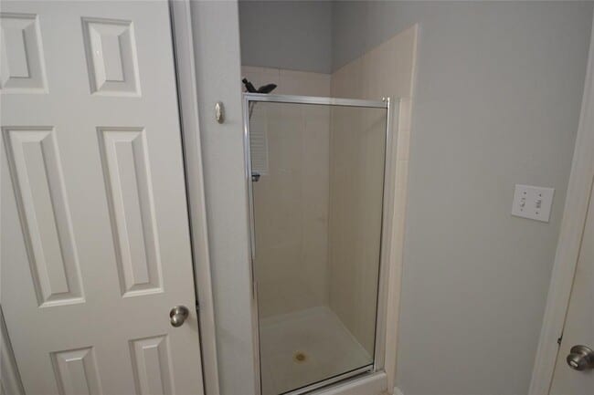 Building Photo - 1501 Encino Dr