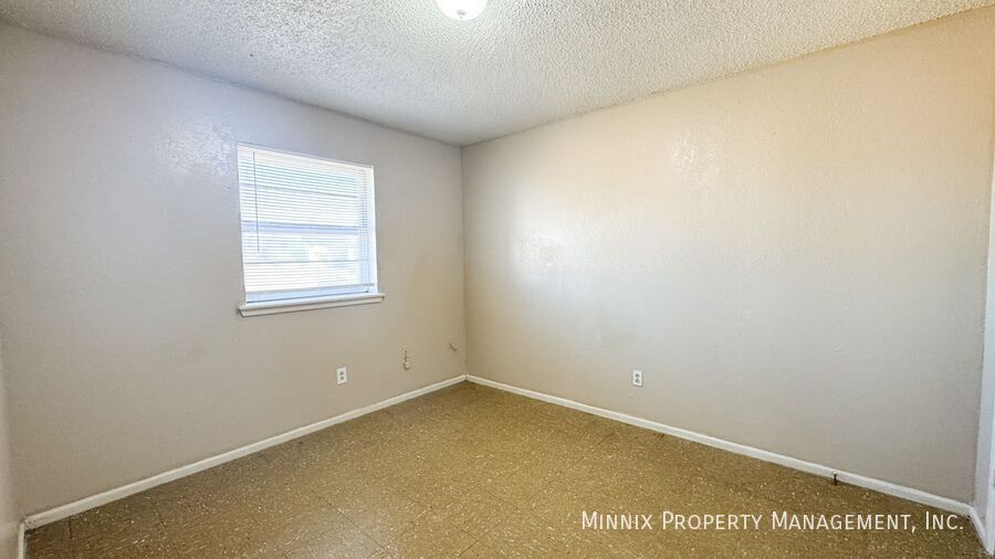 Building Photo - 631 S Crosby St