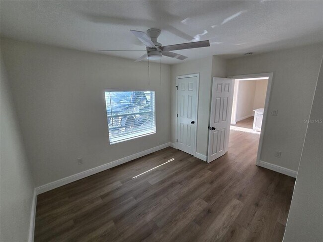 Building Photo - 416 W Ianthe St