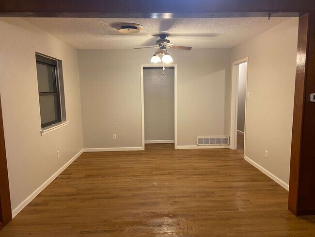 Building Photo - Charming 3 Bedroom, 2 Bath Home with 2-Car Garage & Large Fenced Yard